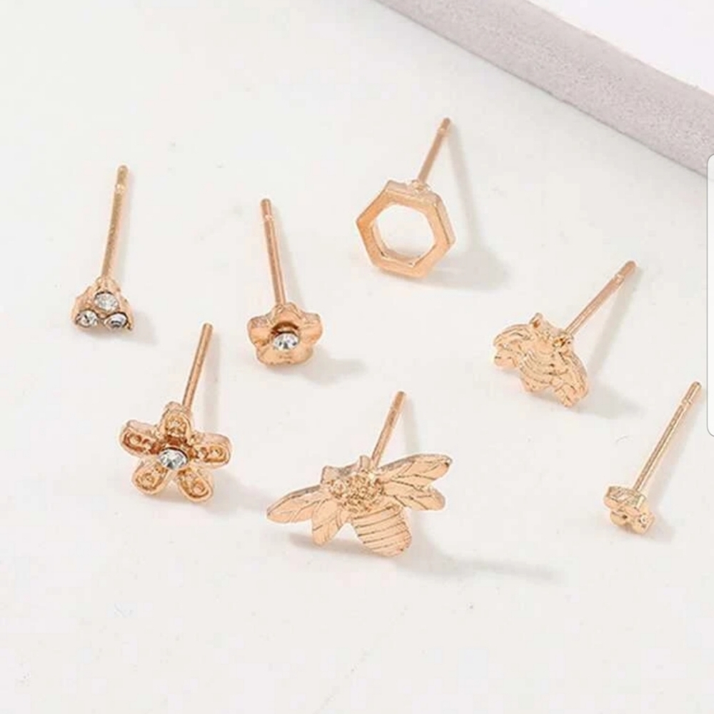 *Suzy* Set of 6 Earrings - Picture 3 of 4